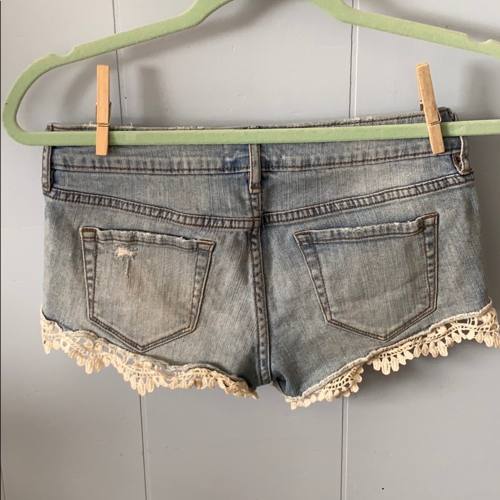 Roxy Shorts - Picture 2 of 4